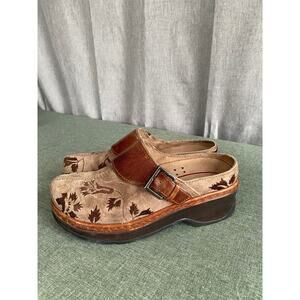 Klogs Footwear Floral Embroidered Suede Clogs - Women’s Size 6.5M